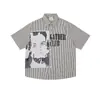 Camisa de Manga Corta a Cuadros Patchwork con Estampado de Personajes Europeos y Americanos para Hombres y Mujeres, Tendencia de Verano Estilo Callejero Holgada para Parejas Camisa Casual