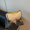 Bolso de Mano tipo Empanada de Diseño Exclusivo, Diseño Único y Versátil, Bolso de Mano para el Trabajo, Bolso de Cadena, Bolso de Mujer Exquisito y Elegante