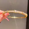 Pulseira com Fivela de Encaixe em Forma de Cobra Banhada a Ouro Real 18K Moda Retrô Pulseira Elegante Luxo Acessível Joias de Alta Qualidade para Mulheres
