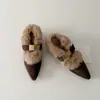 Estilo Britânico~Sapatos Mary Jane Pelúcia Retro de Uma Tira para Mulheres, Nova Moda Outono e Inverno Bico Fino Calçados de Exterior Sapatos Peludos