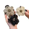 Accesorio para el Cabello con Pinza de Garra, 5 Flores Nuevas de Girasol con Pedrería, Fabricante de Moños de Alta Gama