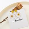 Aretes Populares para Mujer Verano Estilo Coreano Elegantes Combinan con Todo Aretes Transparentes de Flor Seca para Viaje y Vacaciones Aretes de Flor de Crisantemo