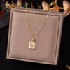 Moderna, de lujo ligero, exquisita cadena de titanio para mujer, versátil, única, simple cadena para la clavícula, moderna y elegante, no se decolora, venta al por mayor desde el fabricante