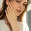 Pulsera de Dedo con Cadena Integrada en Forma de O de Doble Capa Ligera, Acero Inoxidable Chapado en Oro, Estilo Europeo y Americano, Versátil para el Trayecto Diario, Accesorio Adelgazante