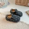 Zapatos de cuero para niños otoño nuevo estilo niñas lunares retro Birkenstock zapatos suela blanda antideslizante zapatos para niños bebé casual zapatos sencillos