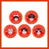 Jin Shanyu, Li Xicheng, Liang Zhenyuan: artículos a la venta en puestos, incluyendo Feng You Jing, Aceite Refrescante y Aceite de Ajenjo para aliviar la picazón