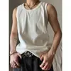 Camiseta sin mangas ajustada para el verano 2026 que realza los músculos, estilo americano, top de tirantes acanalado para fitness, sudadera deportiva para hombre