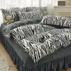 Conjunto de Cama Quente Simples Estilo Leite Lã Coral Quatro Peças Lençol de Cama de Inverno Capa de Colchão Cobertor de Duvet Lã Coral Dupla Face Espessada para Bebê
