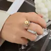 Anel Aberto Elegante Inteligente Vazado Pérola Imitação Brilhante Cinza Quente Pérola Anel de Dedo para Dieta Ajustável Anel Feminino