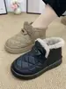 Botas de Nieve para Mujer Invierno 2026 Estilo Nuevo Más Terciopelo Engrosado Zapatos Grandes de Algodón del Noreste Impermeables Antideslizantes Cálidos Suela Gruesa Botines Cortos