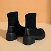 Botas Martin 2026 Outono e Inverno Novo Estilo Emagrecedoras Botas Curtas de Solado Grosso Elásticas Slim Estilo Britânico Versáteis Botas Femininas para Figuras Baixas