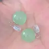 Lleno de sentimiento retro ~ clip de oreja rojo angola diseño minoritario sensación estilo portuario plato para incienso repelente de mosquitos sin agujero para la oreja hepburn