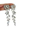 Aretes Largos Colgantes de Aleación Tridimensional de Flores Retro Europeas y Americanas, Aretes Personalizados de Hojas Exageradas de Alta Gama Medievales al por Mayor