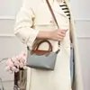 Bolsa Feminina de Couro Makers Bolsa Transversal de Nicho Bolsa de Ombro Portátil Cor da Moda Bolsa Multifuncional para Celular