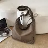 Bolso de moda transfronterizo para mujer, bolso tote artístico casual para el día a día, nuevo modelo 2026, bolso cruzado para estudiante universitario