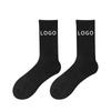 Meias esportivas masculinas primavera e outono meias de algodão da moda meias de algodão penteado absorventes de suor respiráveis meias masculinas e femininas de cor sólida na altura da panturrilha com logotipo