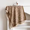 2025 Novo Estilo Coreano Office Ar Condicionado Xale Feminino Inverno Estampa de Leopardo Cachecol de Imitação de Caxemira Quente e Mais Fácil de Combinar Xale Fashion