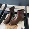 Botas de Moda Outono/Inverno 2026 Novas de Couro Genuíno com Salto Grosso e Zíper nas Costas, Botas Martin Versáteis Vintage, Botas Slim de Estilo Único