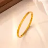 Pulsera Minimalista de Moda con Hebilla Lisa para Mujer, Anillo Simple de Acero de Titanio, Pulsera Versátil de Moda con un Toque de Lujo Que No Se Desvanece