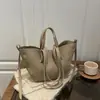 Bolso de Tote Casual de Nicho de Invierno para Mujer 2025 Nuevo de Gran Capacidad Estilo Ala Versátil para Ropa de Trabajo Bolso de Hombro Axila