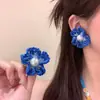 Vacaciones en la Costa~ Pendientes de Flor Tejida Azul con Cuentas Estilo Resort para Mujer, Perfectos para Sesiones de Fotos y Salidas, Accesorios de Oreja Exagerados