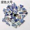 Porcelana Azul e Branca Fragmentos Irregulares Mosaico Cerâmico Azulejos para Venda a Granel Partículas Pequenas Trabalho Manual Venda Direta