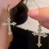 Pendiente Hebilla de Personalidad Clásica Cruzada Europea y Americana Pendiente Largo Colgante de Cruz de Moda para Mujer Pendientes de Gama Alta de Nicho Tendencia