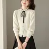 Suéter de Tricô Novo Outono Inverno Top Feminino com Laço Cardigã Elegante Cobre Defeitos Emagrecedor Camada Base Jaqueta Suéter