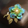 Elegante Broche de Flor de Peônia em Veludo Azul, Artesanato de Patrimônio Cultural Imaterial Retro, com Broche de Buquê de Pérolas de Água Doce para Mulheres