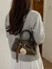Bolso de Mano de Ante Esmerilado Otoño/Invierno 2026 Coreano de Nicho Piel de Vaca de Capa Superior para Mujer Bolso Tote de Hombro/Axila para Viajes Diarios