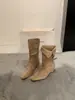 2026 Botas Curtas Western Cowboy Maillard Camurça Estilosas de Uso Duplo para Mulheres Bico Quadrado Salto Bloco Afuniladas Franzidas