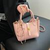 Bolsa Tote Pão Nova Primavera 2025 Feminina 2025 Nova Bolsa de Mão Ombro Transversal Textura de Alto Grau Bolsa Feminina