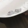 Selección Artística de Brazaletes para Oreja Geométricos Únicos en Forma de C Multicapa Tachonados con Diamantes, Versión Ancha Súper Brillante Llena de Diamantes, Clips para Oreja sin Perforación con un Toque de Alta Gama de Moda