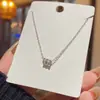 Acessórios de Colar em Aço Titânio 18K para Mulheres, Pingente de Design de Nicho de Luxo Leve, Versátil, Requintado, Sensação de Alta Qualidade, Corrente para Clavícula que Não Desbota