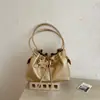 Bolsa Feminina 2026 Nova Bolsa de Mão Vintage, Bolsa de Ombro Único de Luxo Leve Nicho de Alta Qualidade, Bolsa Tote para o Trabalho