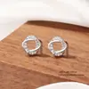 Pendientes de Botón Trenzados de Plata Pura S999 con un Diseño Minimalista, Pendientes de Diamante Suaves para los Oídos, Elegante y Exquisita Joyería para Oídos Mobius