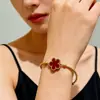 Pulseira Pingente de Aço Inoxidável para Comércio Exterior Transfronteiriço, Não Desbota, Luxo Leve, Sensação de Alta Qualidade, Pulseira de Aço Titânio Empilhável, Joias Femininas