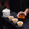 Juego de Té de Porcelana Blanca con Diseño de Montañas y Ríos, Incluye una Tetera y Tres Tazas, Viene en una Caja de Regalo y Se Puede Personalizar con Logo