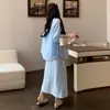 Vestido de maternidad verano 2026 nuevo estilo vestido de tirantes a rayas azul claro conjunto de dos piezas con camisa y falda larga holgada para cubrir el vientre
