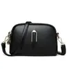 Bolsa cuadrada pequeña multi-compartimento al por mayor transfronteriza, bolsa de moda con forma de concha para exportación, ligera y conveniente para el transporte diario, bolsa de un solo hombro o cruzada, bolso de mujer hecho a medida