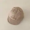 Boné infantil de aba macia com visor verão bordado rosto sorridente boné protetor solar infantil chapéu de bebê secagem rápida 1-3 anos chapéu de sol