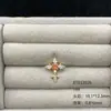 Tachas para Cartilagem do Ouvido em Aço Inoxidável 316L Coleção Ouro 14K Tachas Vermelhas Granadas Amigáveis para Dormir Joias Não Removíveis para Furo na Orelha Joias para Piercing