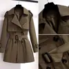 Casaco Trench Feminino Novo Estilo 2026, Estilo Coreano, Comprimento Médio, Design Chique para Figuras Baixas, Sensação de Alto Padrão, Casaco para Outono Inicial e Inverno