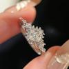 Anillo Cuadrado de Luz Popular Princesa Copo de Nieve de Xiaohongshu Nicho de Lujo de Alta Gama Industria Pesada Exquisito Anillo Huevo de Paloma Venta al por Mayor