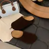 Chinelos slip-on de couro fosco na parte de trás com sola grossa, chinelos fechados estilo coreano 2026, sem salto, para outono e inverno, adequados para uso externo, estilo casual, Birkenstock