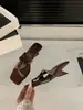 Sandalias Francesas de Cuña de Terciopelo de Nicho Zapatos de Hada para Uso en Exteriores Verano 2026 Combinación con Faldas Sandalias Negras de Tacón Alto
