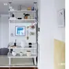 Estante de Livros Criativa Ajustável de Chão ao Teto com Painel de Pegboard Prateleira de Armazenamento Múltiplos Camadas Minimalista
