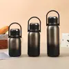 Copo Térmico Portátil de Grande Capacidade com Gradiente, Garrafa de Água de Aparência Premium para Caminhada ao Ar Livre, Esportes, Copo de Viagem Portátil para Carro Atacado
