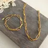 Collar de cadena torcida estilo hip hop, elegante y moderno collar chapado en oro para clavícula, regalo de vacaciones para niñas.