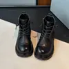 Botas Infantis Estilo Britânico Botas de Dois Algodões Estilo Inverno 2025 Meninos e Meninas Botas Pequenas de Couro Forradas com Fleece Botas Curtas de Cano Baixo